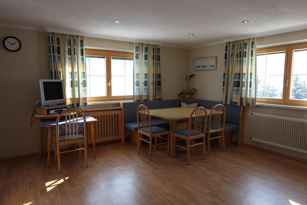ホテル Haus Helga カップル エクステリア 写真